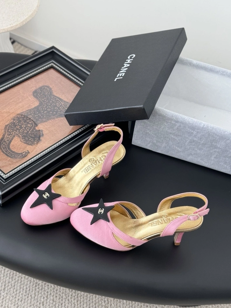 HighQuality Chxnxl Slippers 118816