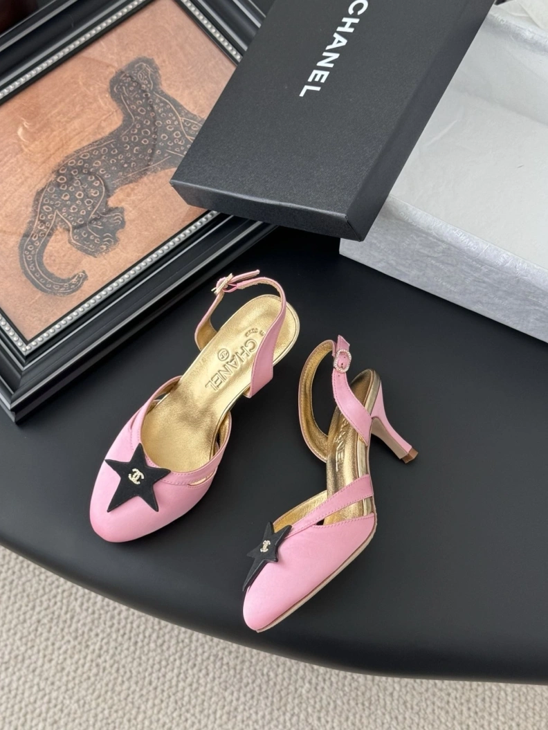 HighQuality Chxnxl Slippers 118816