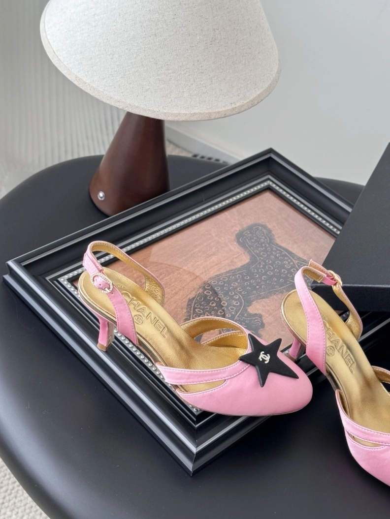 HighQuality Chxnxl Slippers 118816