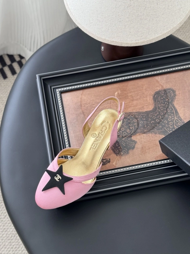 HighQuality Chxnxl Slippers 118816