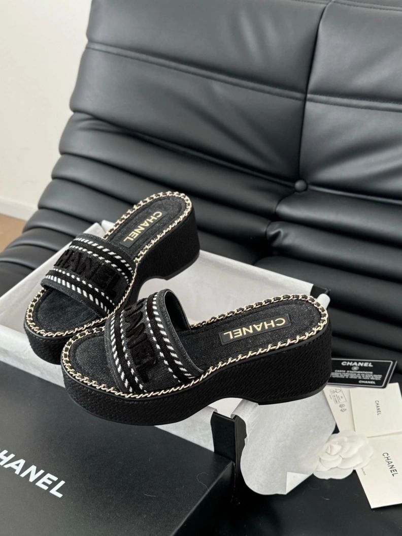 Sophisticated Chxnxl Slippers 118817