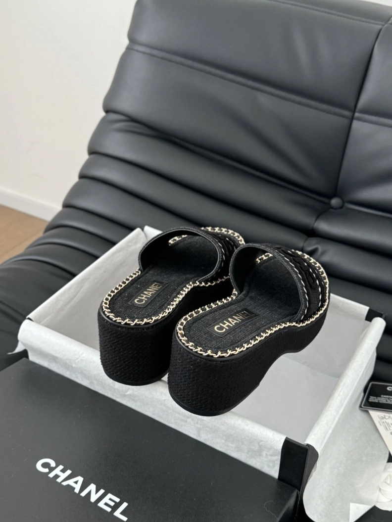Sophisticated Chxnxl Slippers 118817