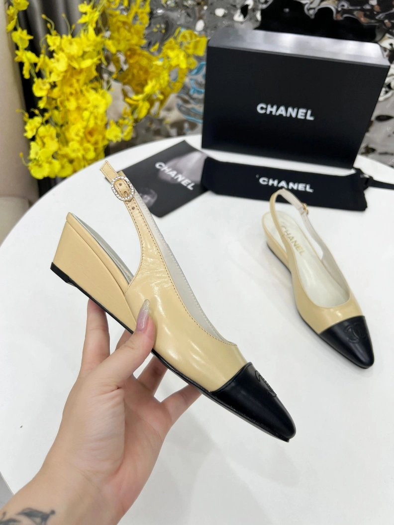 Trendsetting Chxnxl Sandals 119088