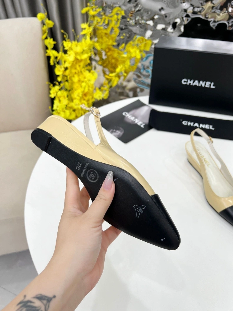 Trendsetting Chxnxl Sandals 119088