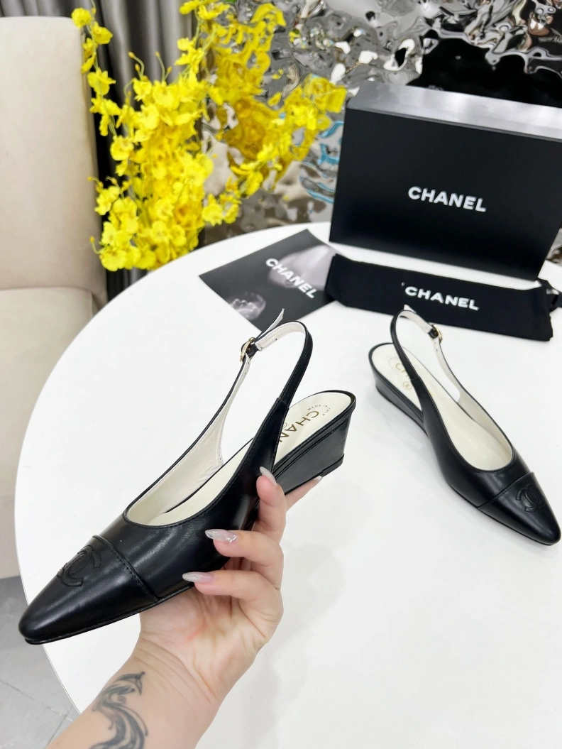 Trendy Chxnxl Sandals 119086