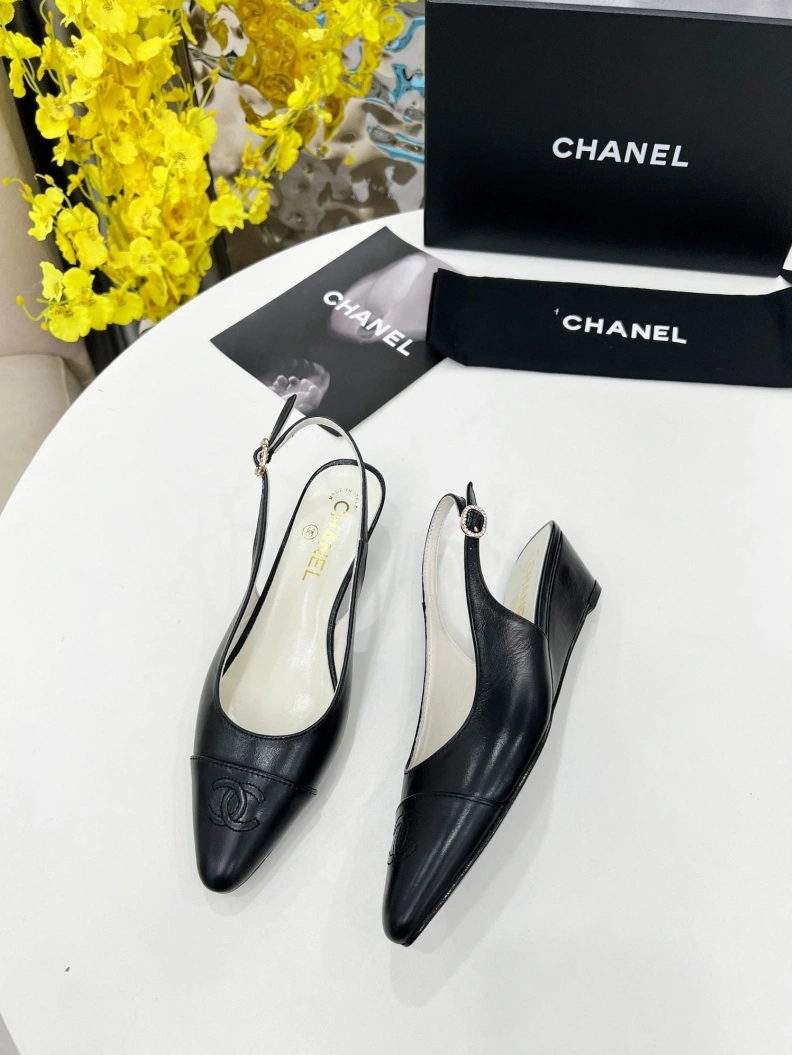 Trendy Chxnxl Sandals 119086