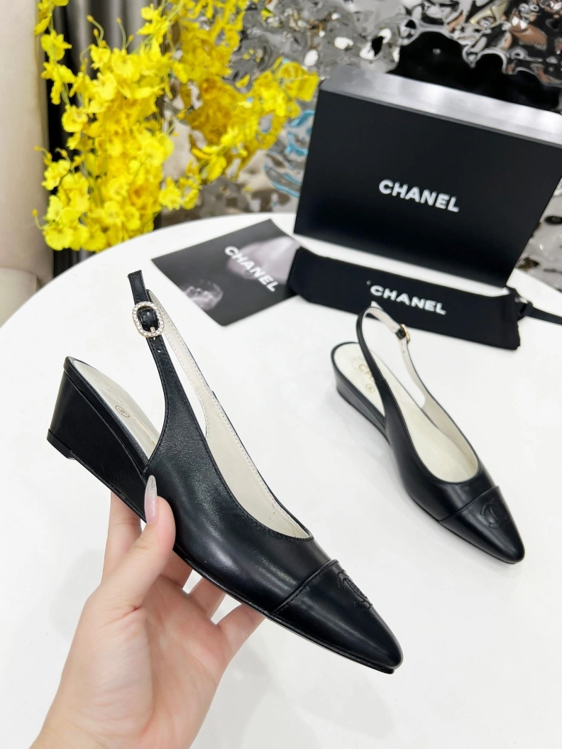 Trendy Chxnxl Sandals 119086