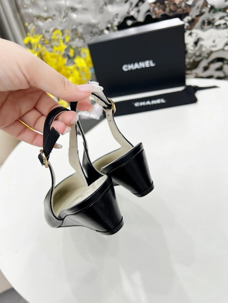 Trendy Chxnxl Sandals 119086