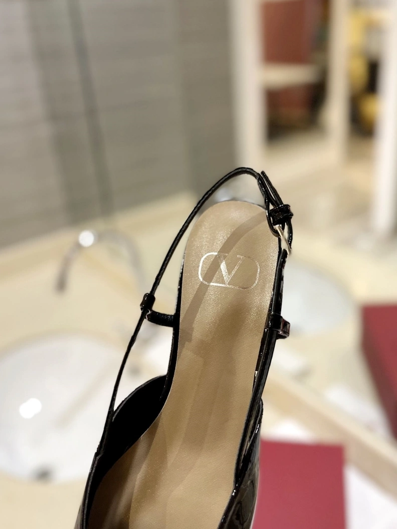 Comfortable Vxlxntino Sandals 229425