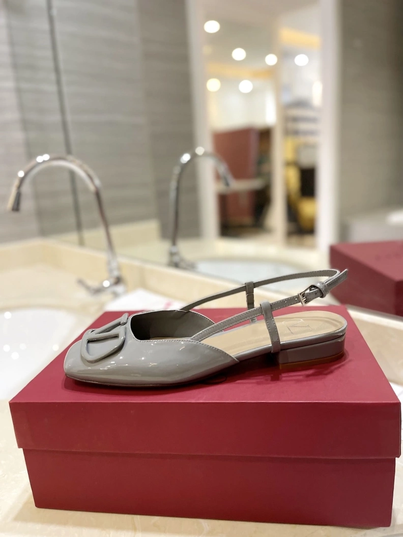 Efficient Vxlxntino Sandals 229421