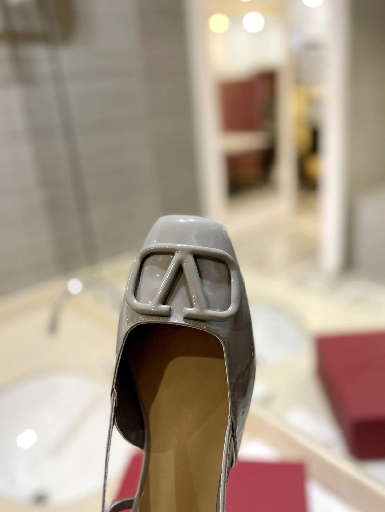 Efficient Vxlxntino Sandals 229421