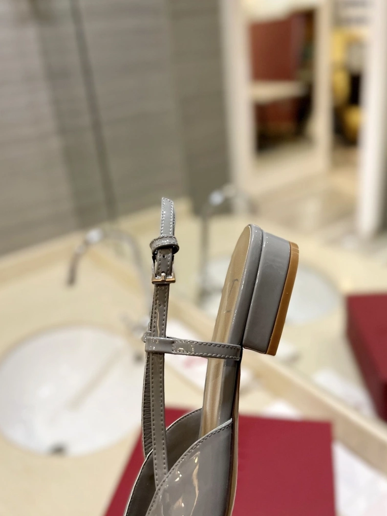 Efficient Vxlxntino Sandals 229421