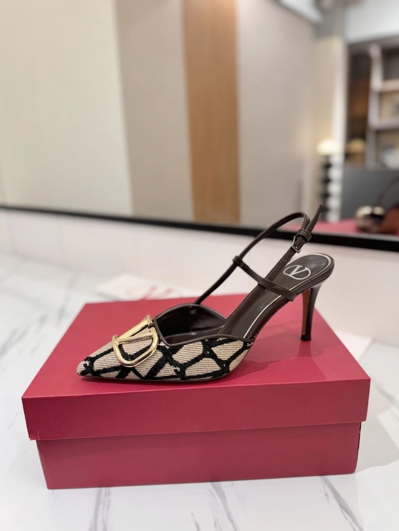 Durable Vxlxntino Sandals 229418