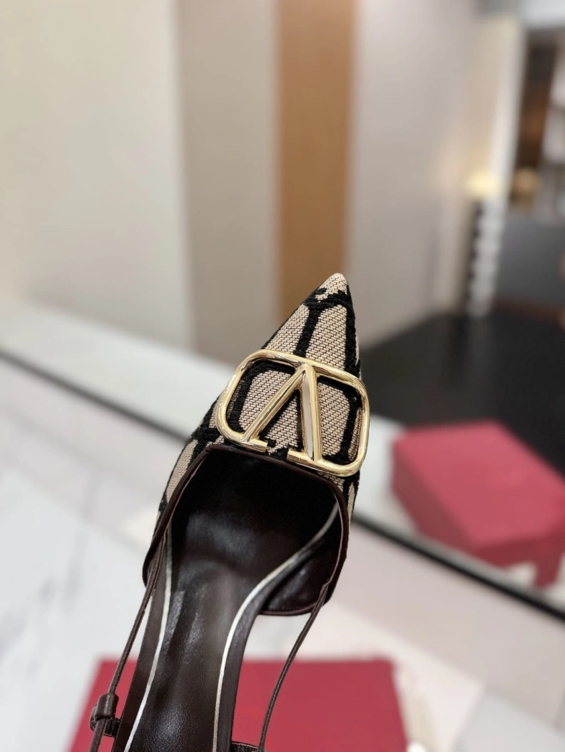 Durable Vxlxntino Sandals 229418