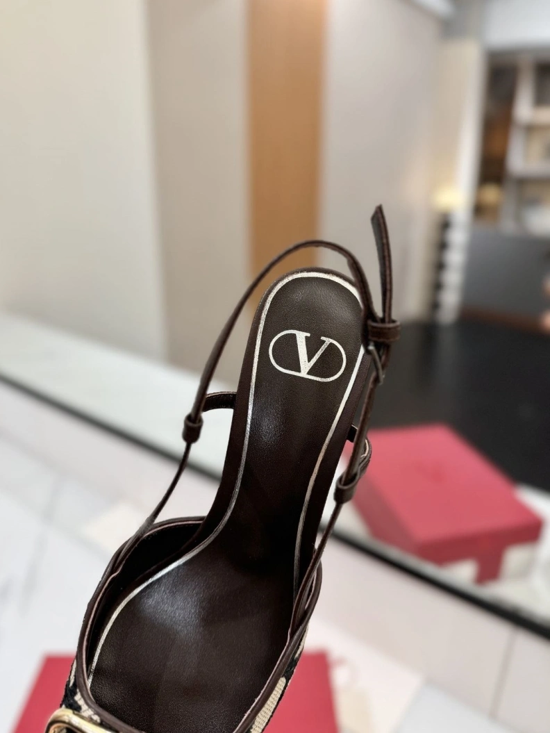 Durable Vxlxntino Sandals 229418