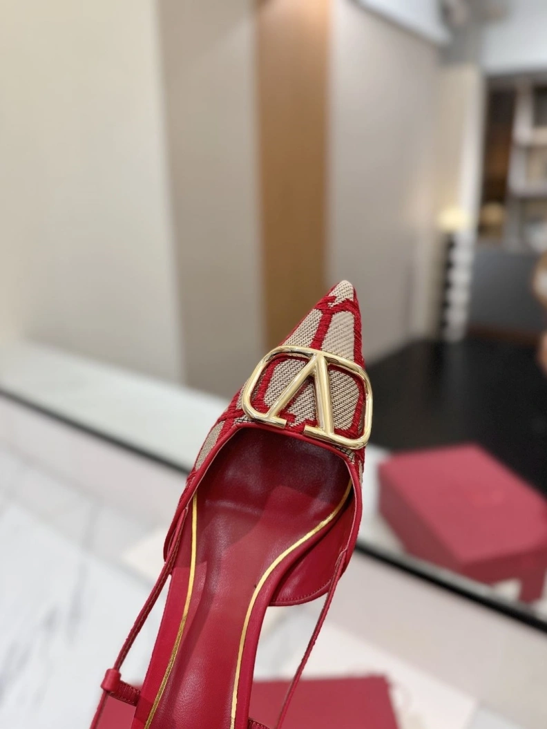 Reliable Vxlxntino Sandals 229424