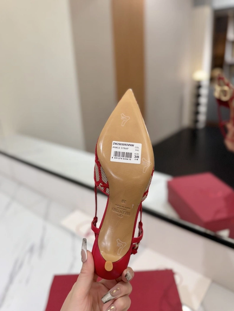 Reliable Vxlxntino Sandals 229424