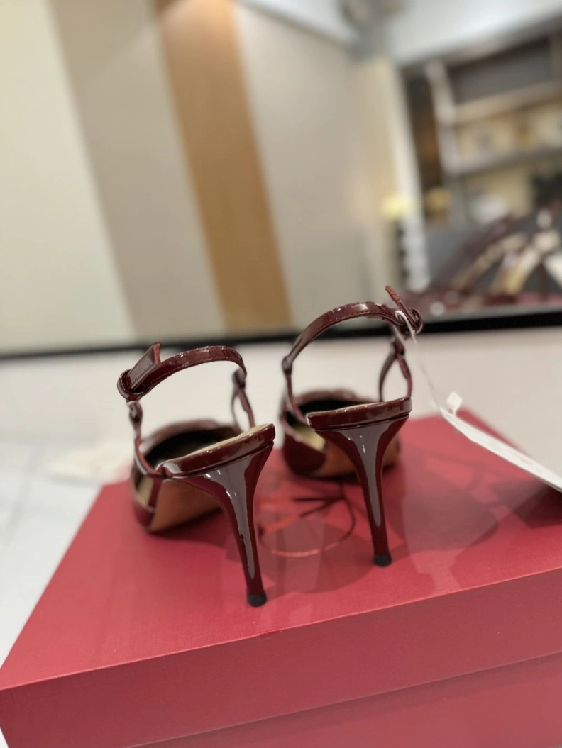 Classic Vxlxntino Sandals 229412