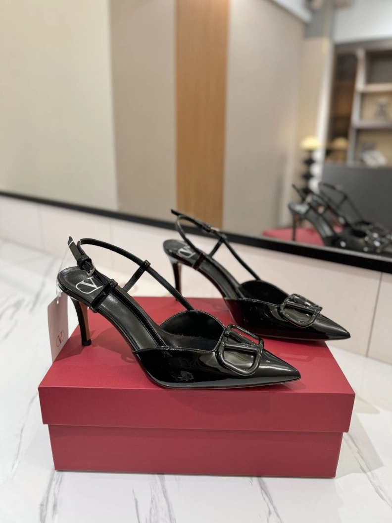 UrbanStyle Vxlxntino Sandals 229405