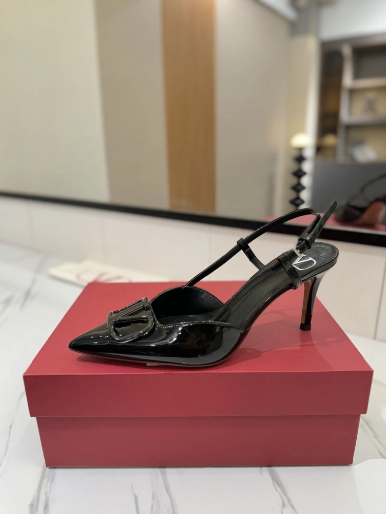 UrbanStyle Vxlxntino Sandals 229405