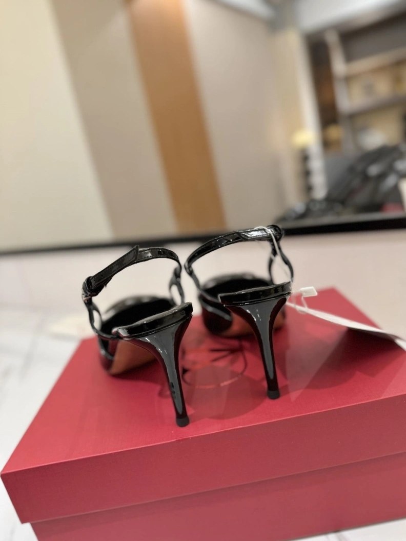 UrbanStyle Vxlxntino Sandals 229405