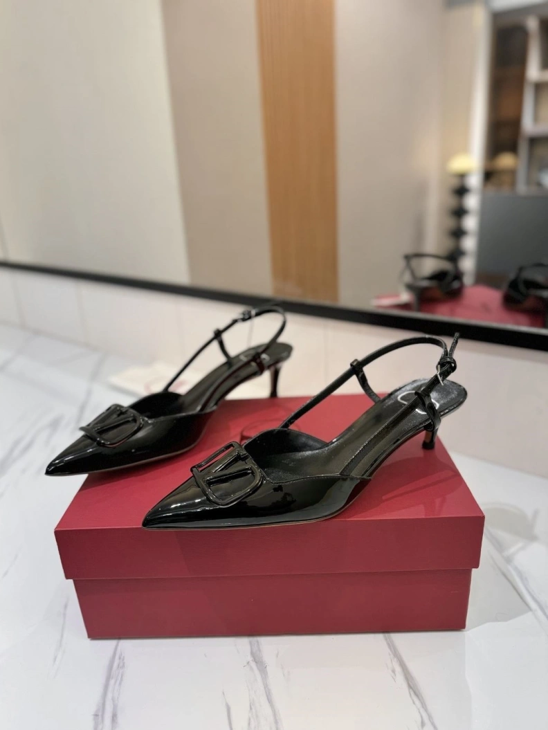 Trendsetting Vxlxntino Sandals 229400