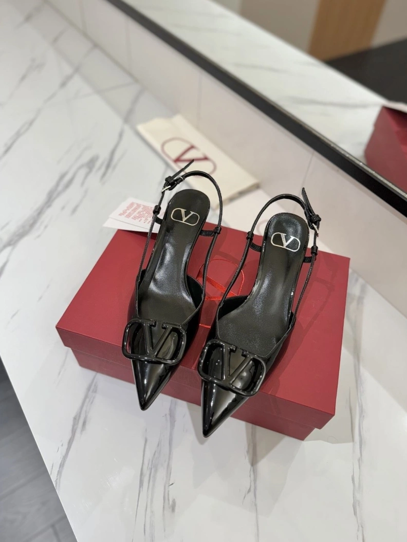 Trendsetting Vxlxntino Sandals 229400