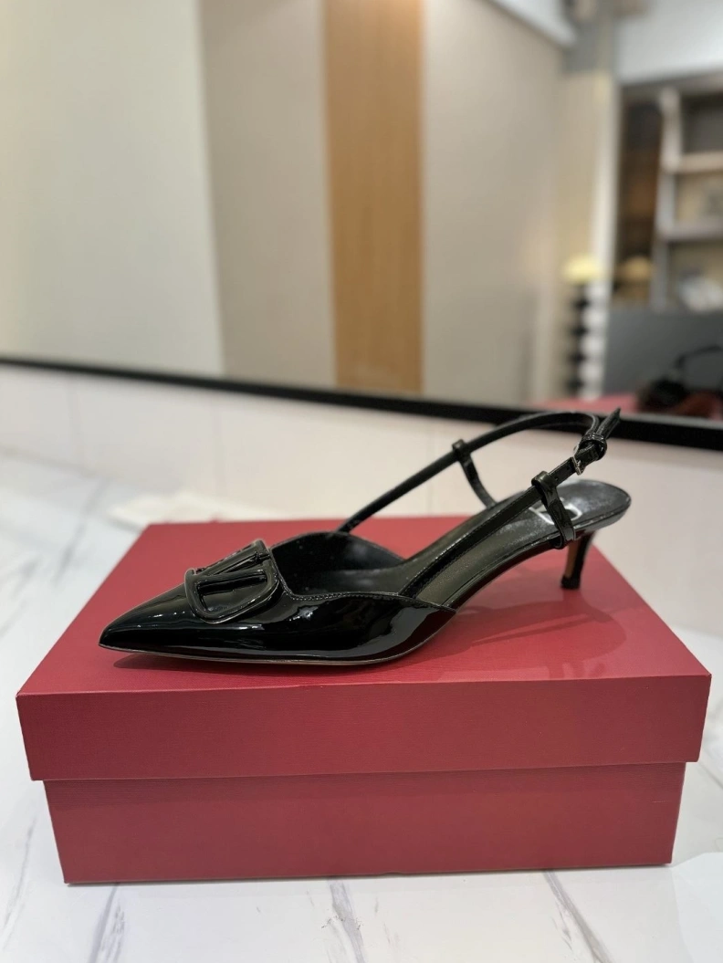 Trendsetting Vxlxntino Sandals 229400