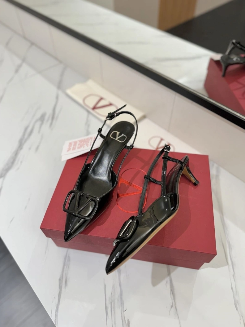 Trendsetting Vxlxntino Sandals 229400