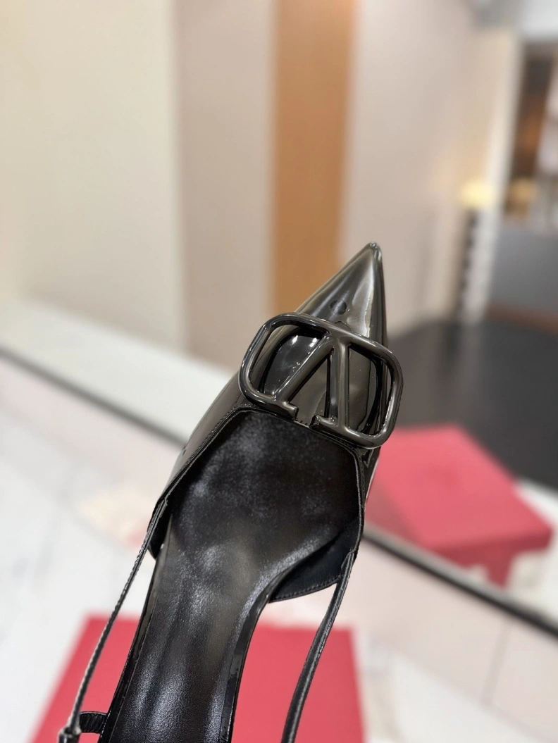 Trendsetting Vxlxntino Sandals 229400