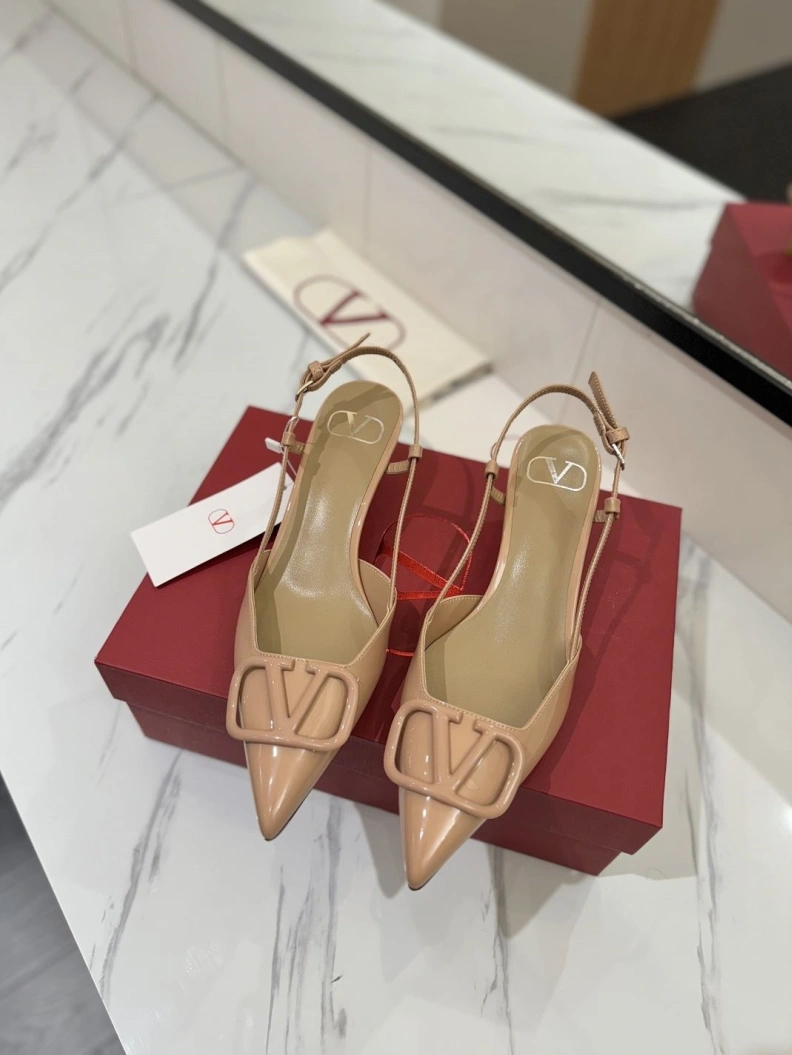 Elegant Vxlxntino Sandals 229407