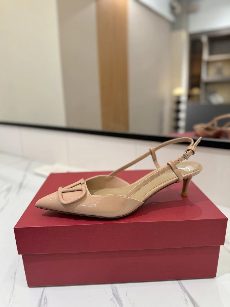 Elegant Vxlxntino Sandals 229407