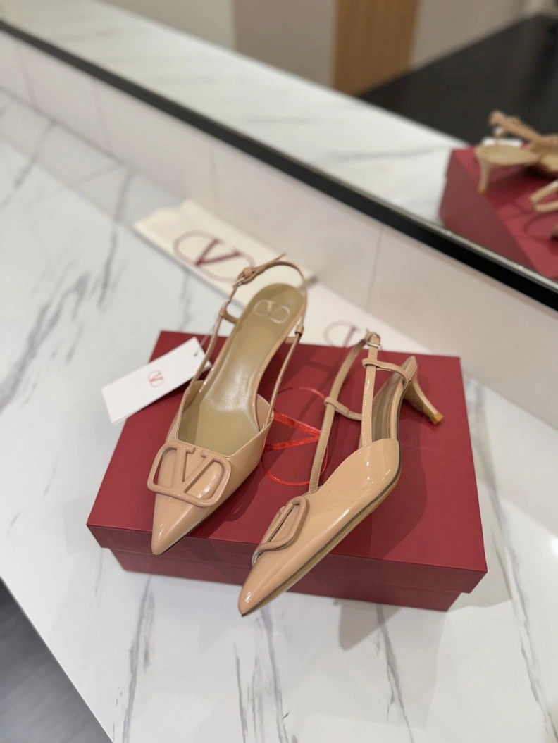 Elegant Vxlxntino Sandals 229407
