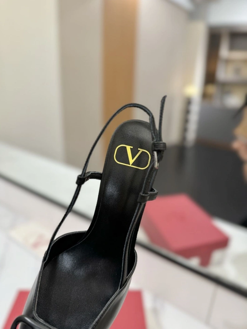 Flexible Vxlxntino Sandals 229396