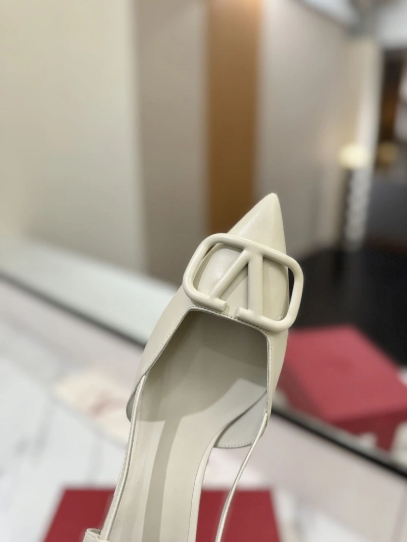 Soft Vxlxntino Sandals 229393