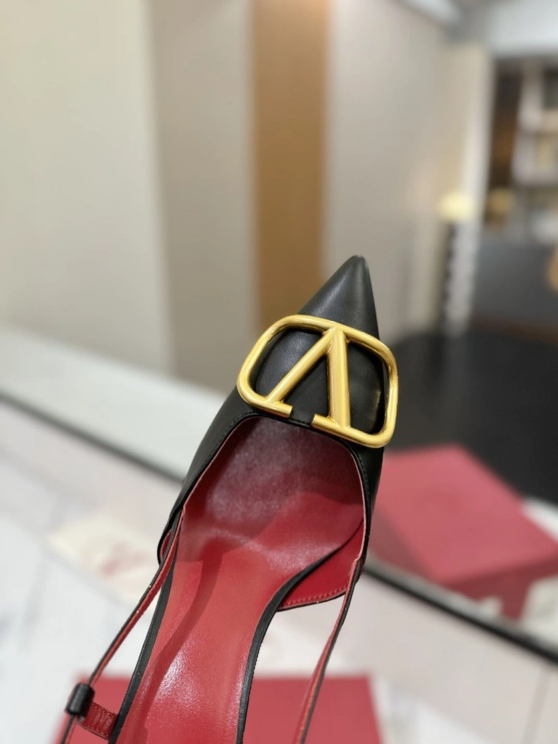 Fashionable Vxlxntino Sandals 229395