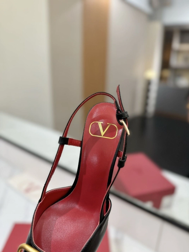 Fashionable Vxlxntino Sandals 229395