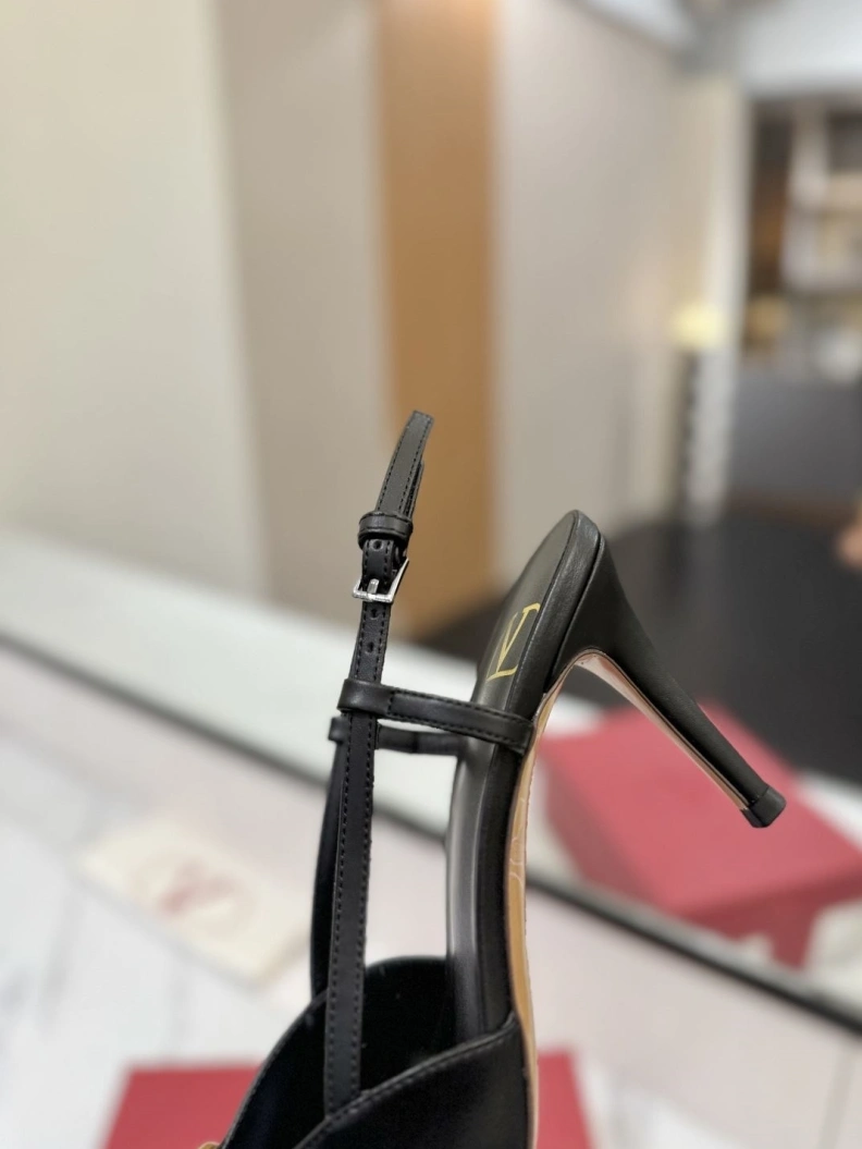 Minimalist Vxlxntino Sandals 229392