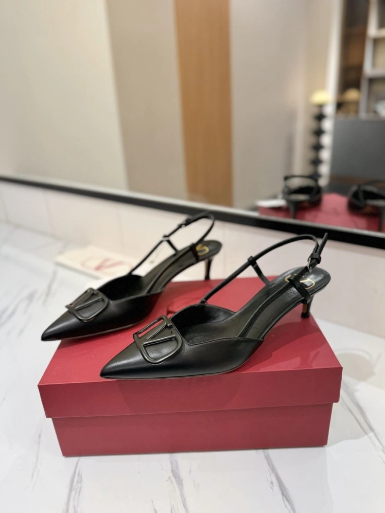 Trendsetting Vxlxntino Sandals 229386