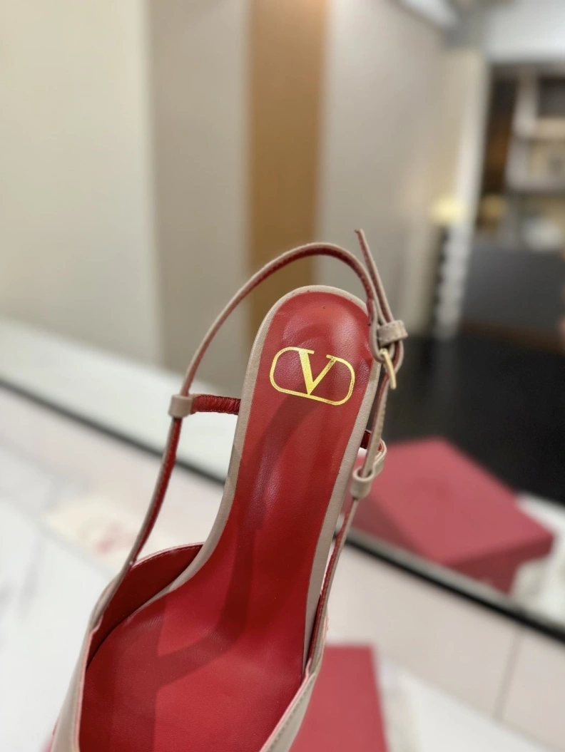 Trendy Vxlxntino Sandals 229394