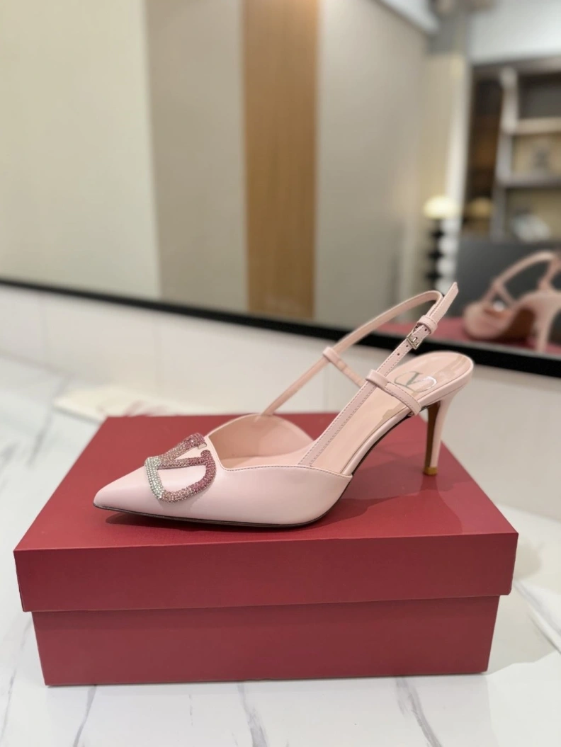 Classic Vxlxntino Sandals 229374