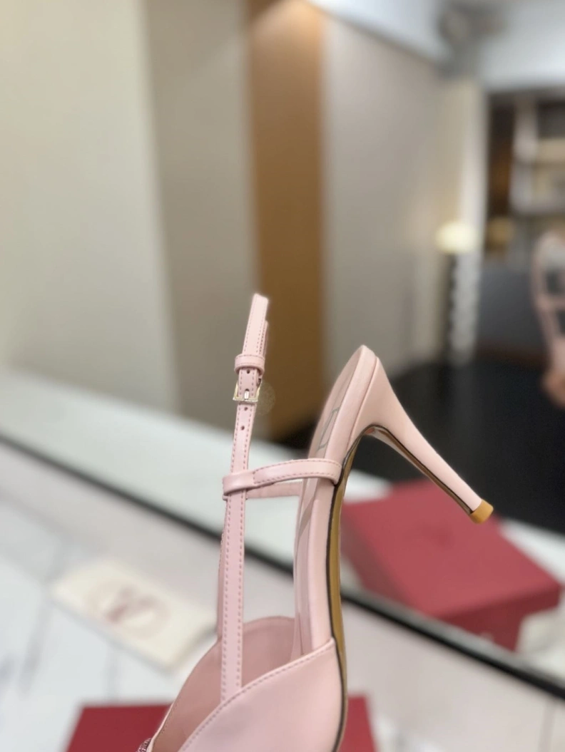 Classic Vxlxntino Sandals 229374