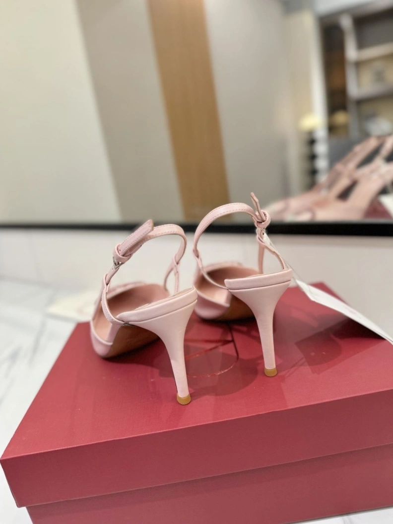 Classic Vxlxntino Sandals 229374