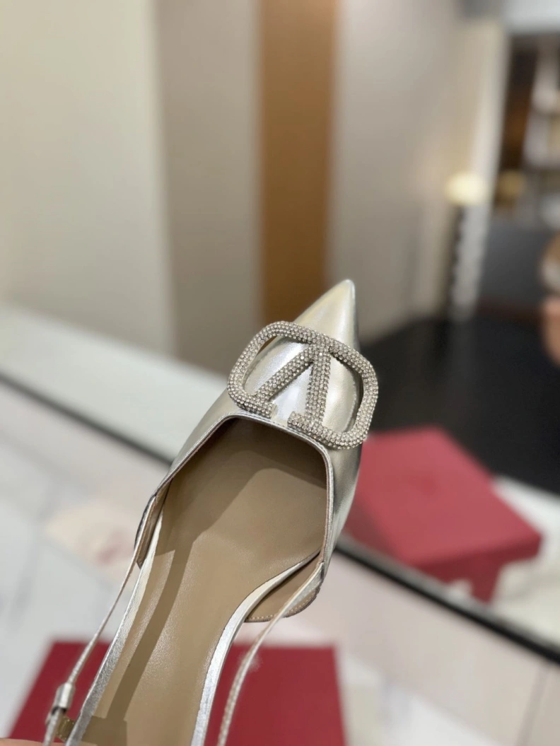 AllSeason Vxlxntino Sandals 229355
