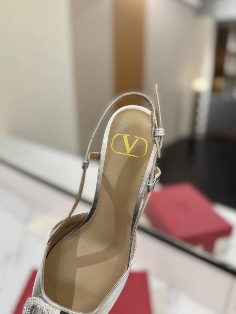 AllSeason Vxlxntino Sandals 229355