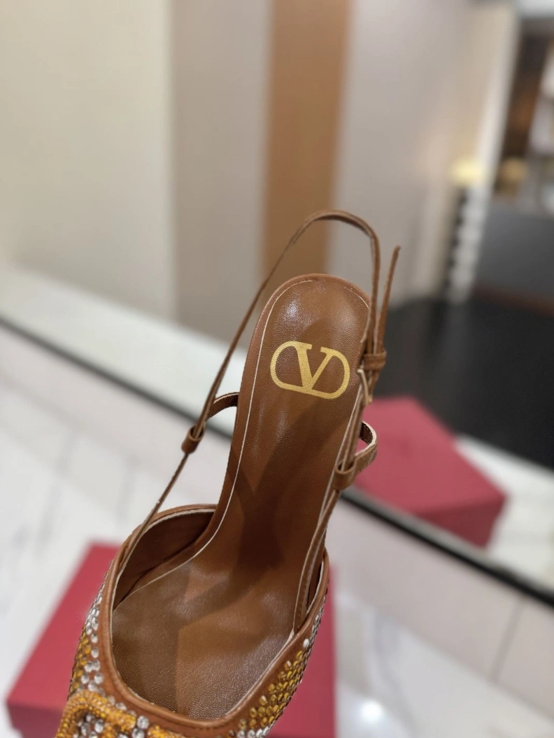 Vibrant Vxlxntino Sandals 229377