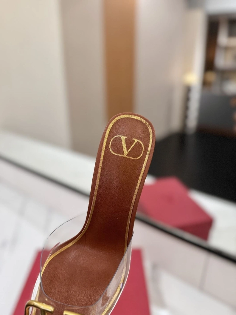Bold Vxlxntino Sandals 229348