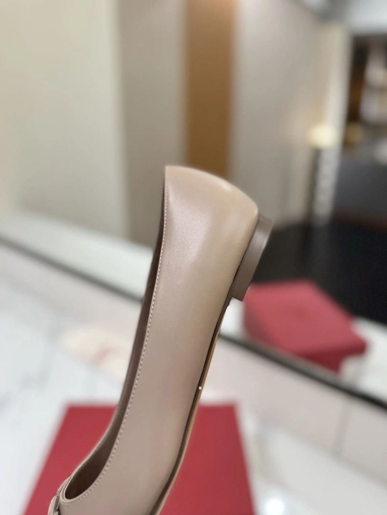 Trendsetting Vxlxntino flat shoes 229564