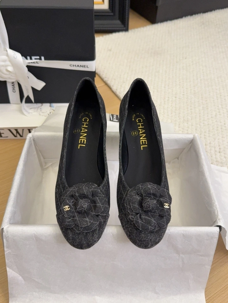 Classic Chxnxl Flat Shoes 119343