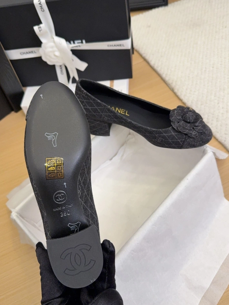 Classic Chxnxl Flat Shoes 119343